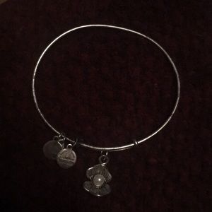 Alex and Ani bracelet clan shell with pearl